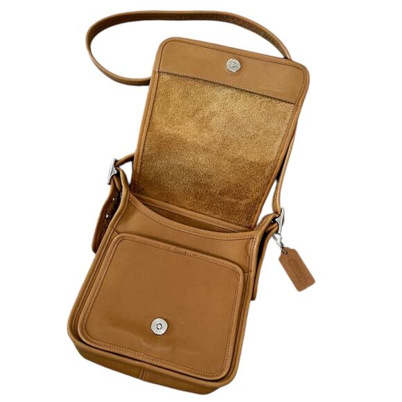 Vintage Coach 9145 Classic Legacy Studio Flap Bag in Camel - Picture 6 of 12